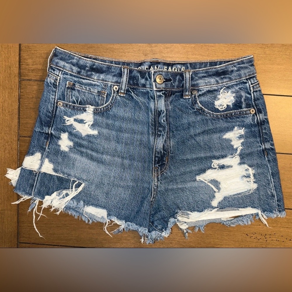 American Eagle Womens Size 6 Denim Mom Shorts Distressed Cutoff Comfort Stretch